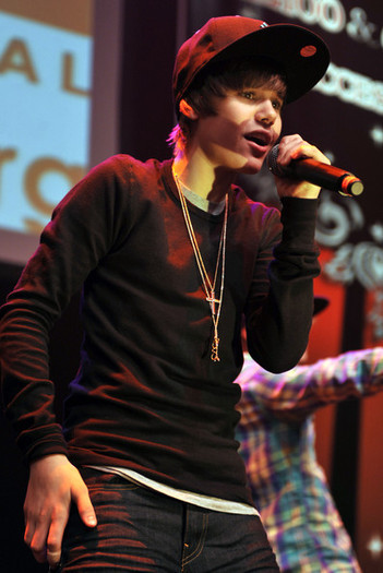 RANITIJEECCWFHZSHOH[1] - Justin  Bieber