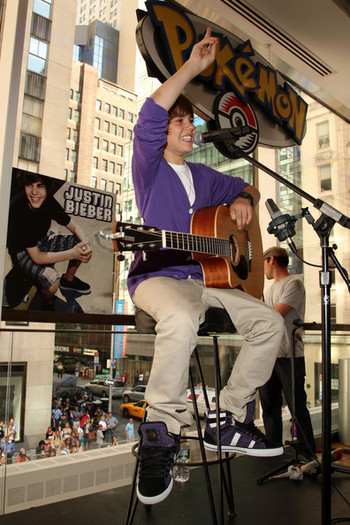 TRLLUFESEJQOINLUWBF[1] - Justin  Bieber