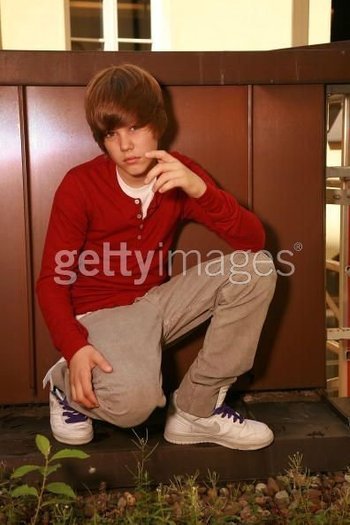 ZLONEZBQMFTWWUFLBVM[1] - Justin Bieber Sedinta Foto 15