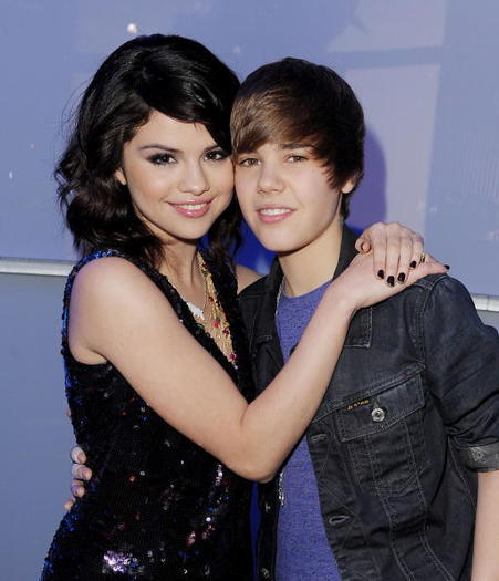 IATWADBKORYKCDTFTYA[1] - Justin Bieber si Selena Gomez