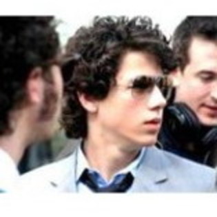 13343534_AJUWFKZKI - Cateva pozitzseee