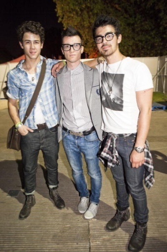 Hard-Rock-Calling-Day-3-Joe-and-Nick-6-27-nick-jonas-13395845-341-512