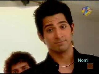 apr25thmaayka036_0001