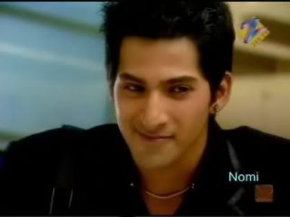 apr25thmaayka046_0002