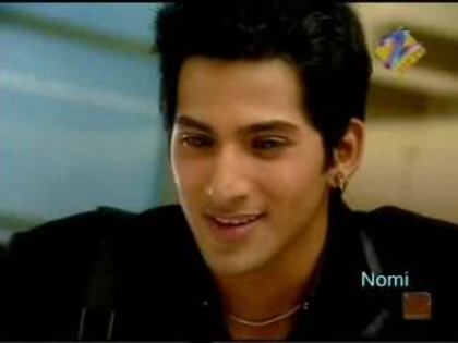 apr25thmaayka047_0005