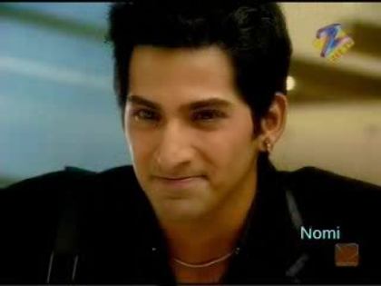 apr25thmaayka049_0001