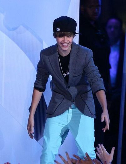 jvfh64ortu3c6hoj - xoxo-JB-xoxo