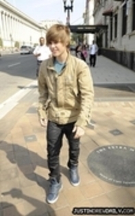 14964970_PXSYLSMTH[1] - Justin  Bieber