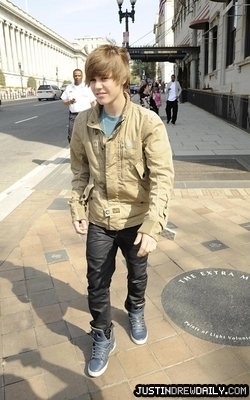 14965007_EQTVZCRZF[1] - Justin  Bieber