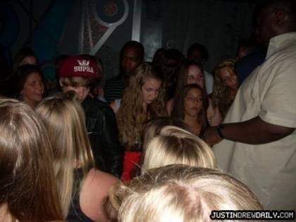 16670241_AVKOLEQYR[2] - Justin  Bieber