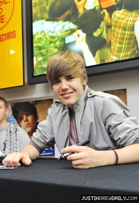 16712472_NZUAZWPXZ[1] - Justin  Bieber