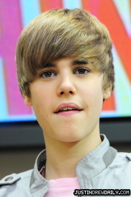 16712490_CIXQZTNQQ[1] - Justin  Bieber