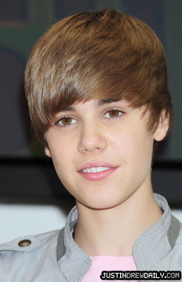 16712500_EQYVTNTET[1] - Justin  Bieber