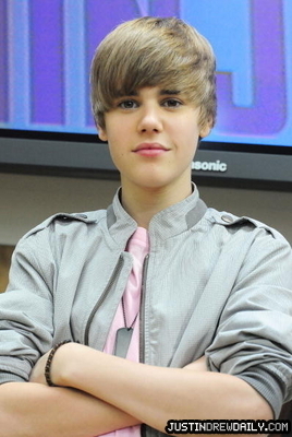 16712507_HUGLZWKUQ[1] - Justin  Bieber