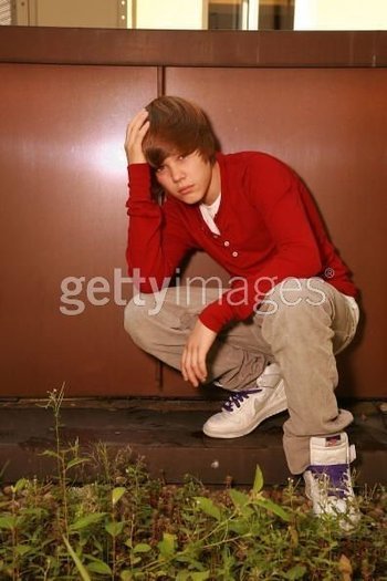 LELSAEUMGFUUMQTDGLL[1] - Justin  Bieber