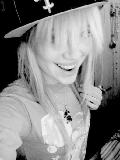 26830_101279016583493_1000010418478 - Zoe Kimball