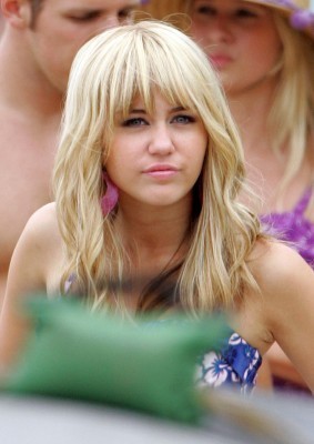 15835046_RFIEVRYYP - hannah montana the movie