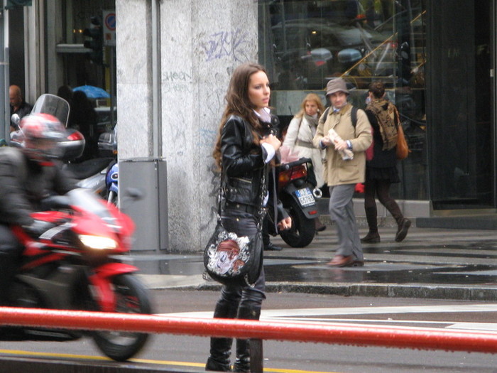 10384624_RDEIXDESA - 000Belinda000