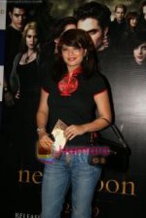 thumb_Arzoo Govitrikar at Twilight premiere in PVR, Mumbai on 9th Dec 2009 (4)