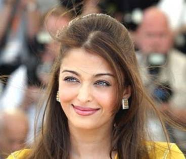 ARYEPTPOZIQIBBQVLAN - aishwarya ray