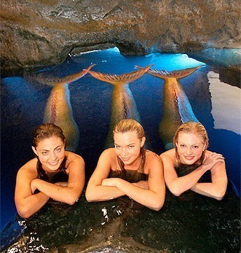 mermaids-in-pool-h2o-just-add-water - poze cu bella din h2o