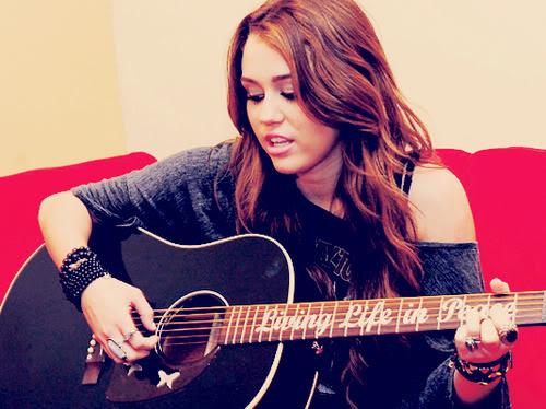 193 - Miley Cyrus-poze rare