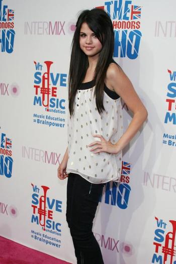 Selena_Gomez_1252600483_1