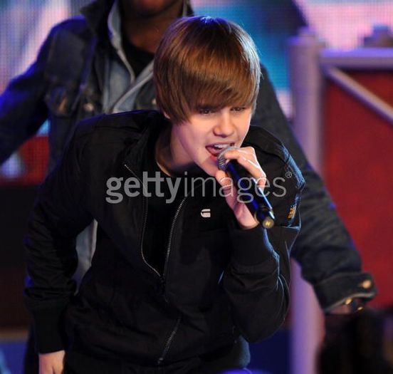 16843789_UWPVJEYGX[1] - Justin  Bieber