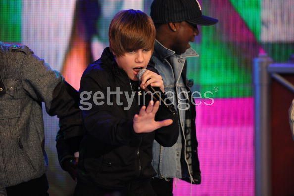 16843796_JIFNKJREI[1] - Justin  Bieber