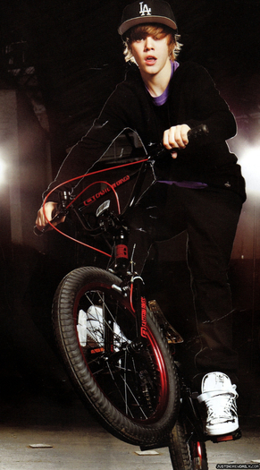 15991322_ZEHPFWQHQ[1] - Justin  Bieber