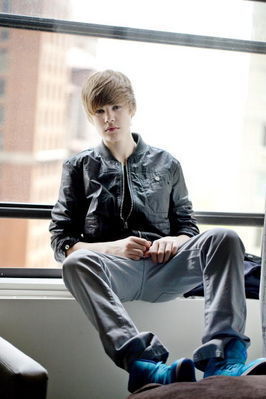 15991327_TJNKWCSGU[1] - Justin  Bieber