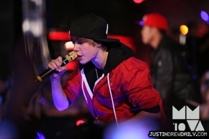 16650046_BZSNUWXYO[1] - Justin  Bieber