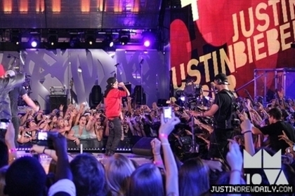 16650061_EBBVPQEYH[1] - Justin  Bieber