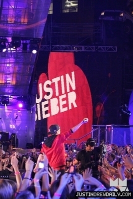 16650064_NZKPXLQKO[1] - Justin  Bieber