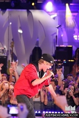 16650065_LDOXPVJYV[1] - Justin  Bieber