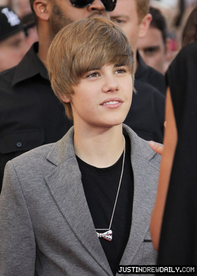 16651096_PYIVOECCD[1] - Justin  Bieber