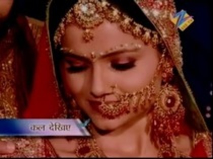 12211042_HXLLITWYN - choti bahu