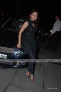 12211954_QFFZKVNRW - choti bahu