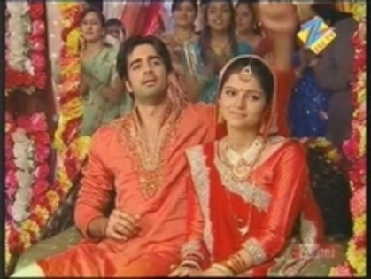 12211991_GXRJTYGXZ - choti bahu