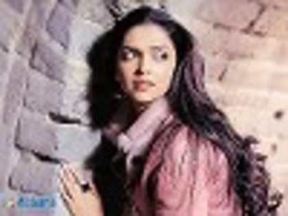 2063632730101948501RVzwPC_th - Deepika Padukone