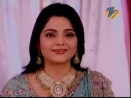 12211035_GHYPVGMQI - choti bahu