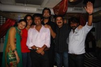 12211079_ANWAIHTZW - choti bahu