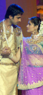 12211883_BAMMQFNLF - choti bahu