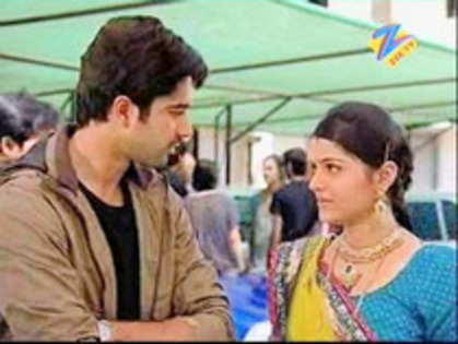 12527408_XVSQXFHOI - choti bahu