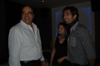 12211107_VZRLELFFV - choti bahu