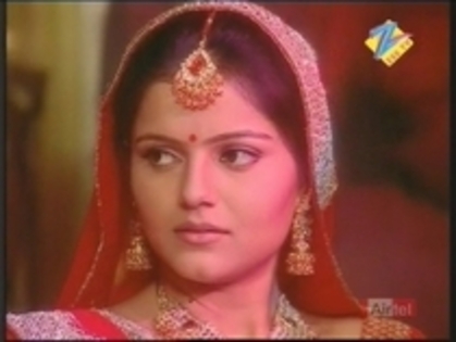 12212073_KMXZHHYIN - choti bahu