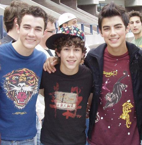  - O_O Jonas Brothers O_O