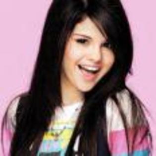 15 - club selena gomez