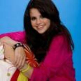 20 - club selena gomez