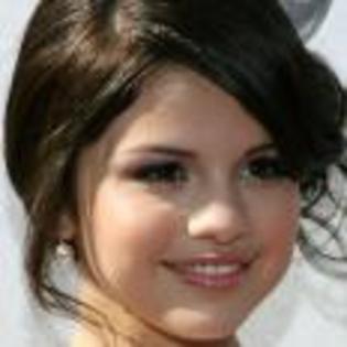 21 - club selena gomez